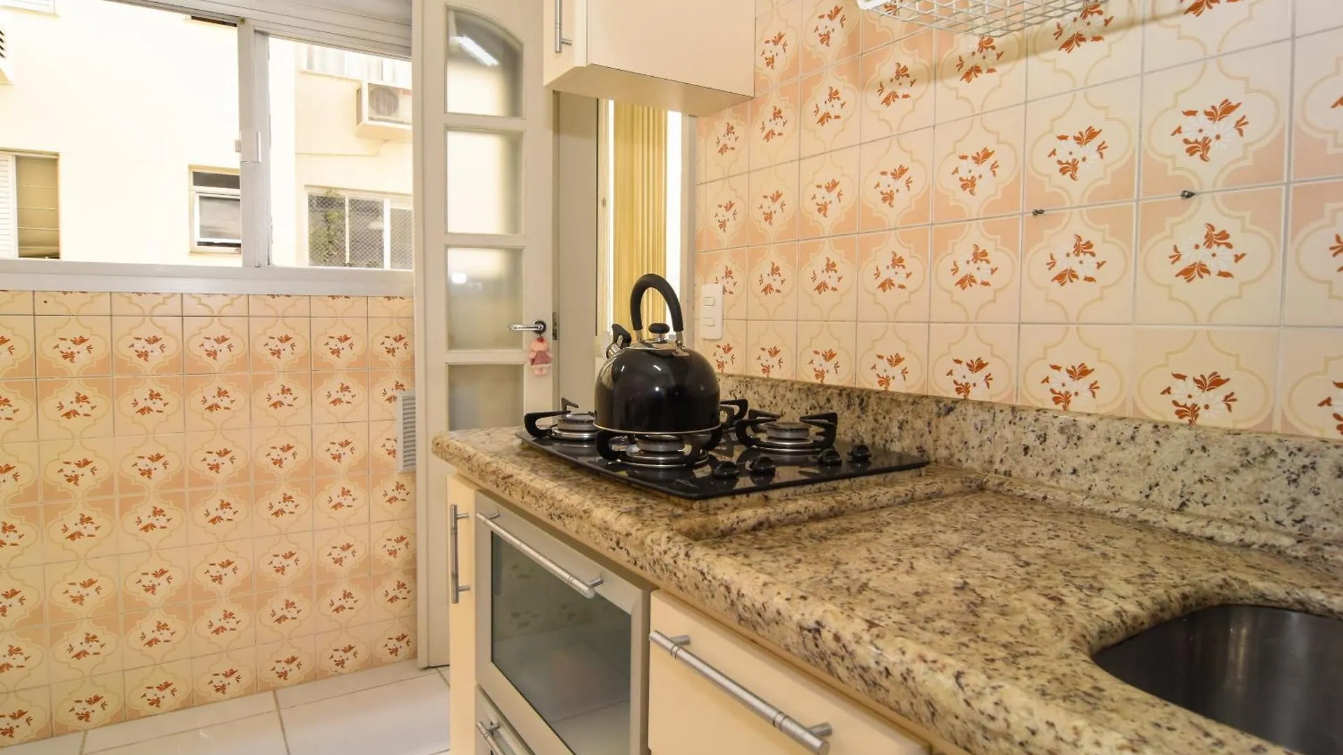 Joia De 1 Quarto A Poucos Passos Da Beiramar P693 Florianopolis 0*,  Brazil